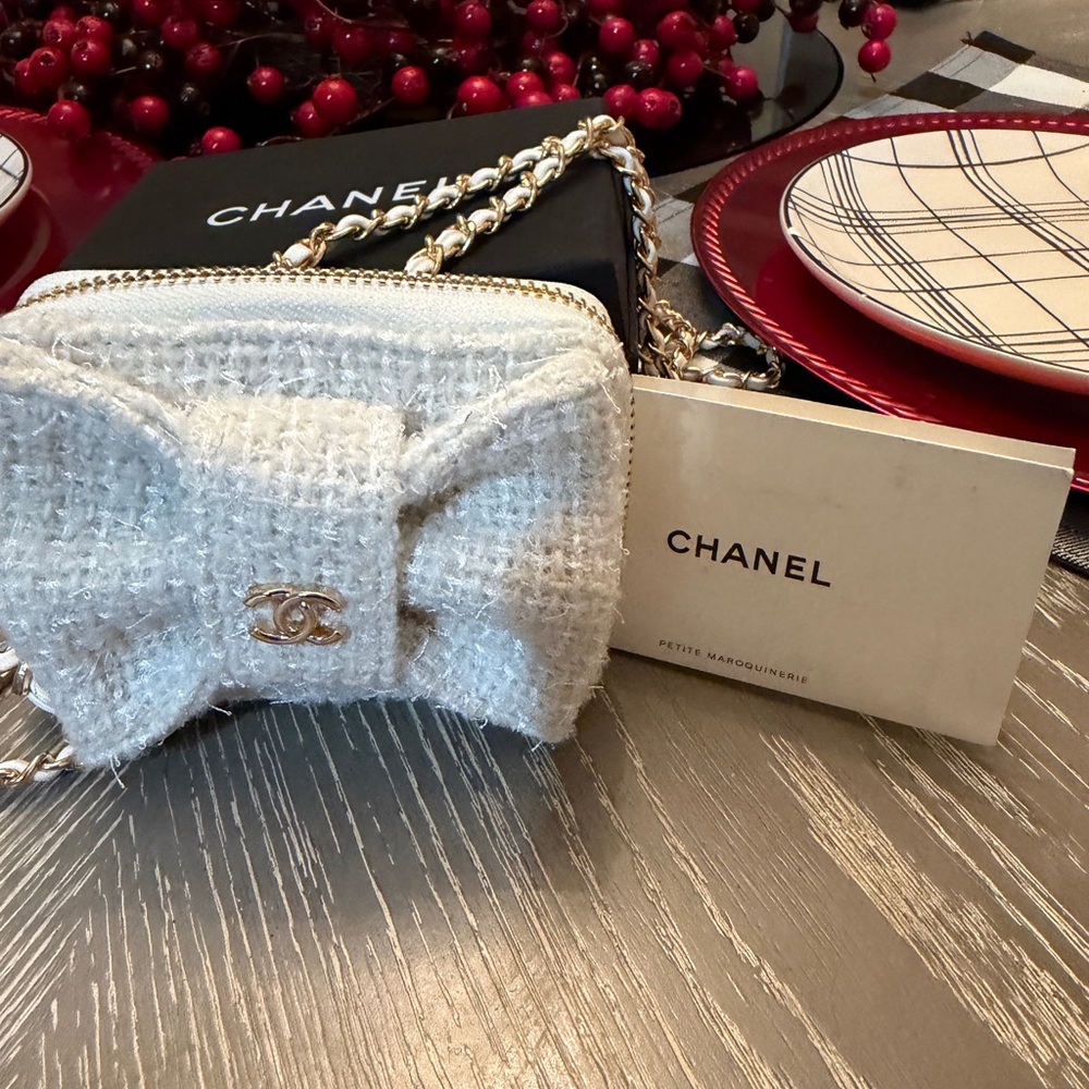 Authentic CHANEL Cream Tweed Crossbody. This item was a gift with purchase. - Picture 7 of 8